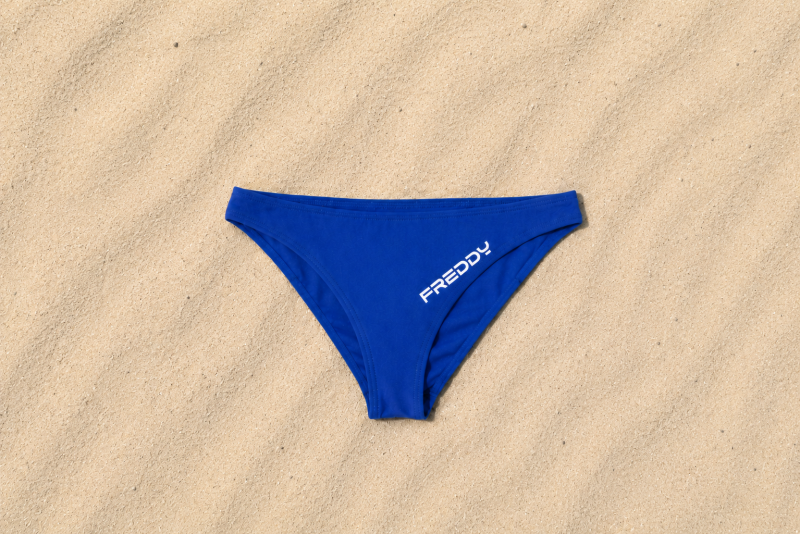 V SLIP | BEACH VOLLEY